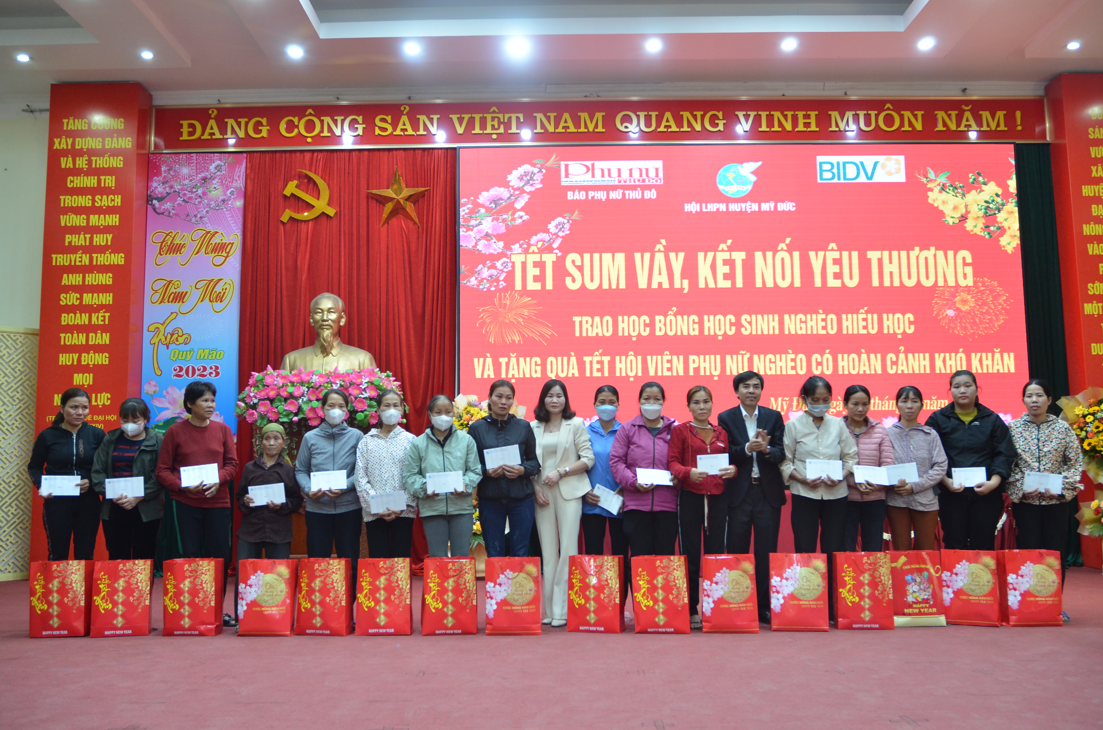 Chung tay mang Tết sum vầy, kết nối yêu thương cho phụ nữ và trẻ em khó khăn - ảnh 4