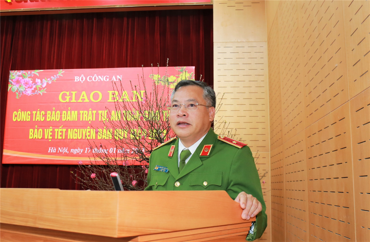 Tập trung triển khai quyết liệt các kế hoạch bảo đảm trật tự, an toàn giao thông dịp Tết Nguyên đán Quý Mão 2023 - ảnh 4