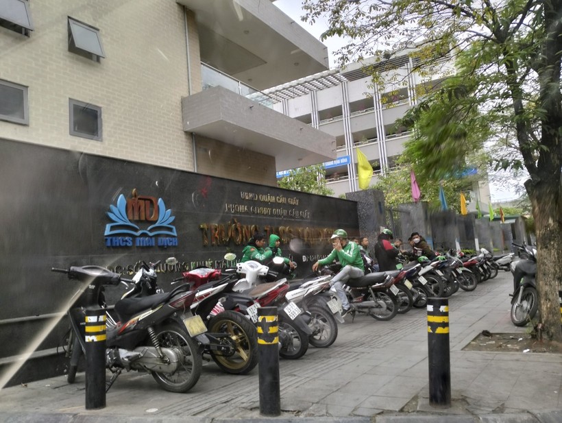 Hà Nội nêu tên nhiều quận chưa làm tốt việc giành lại vỉa hè - ảnh 1