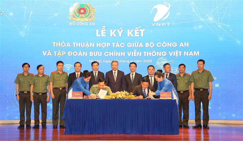 Bộ Công an và Tập đoàn Bưu chính Viễn thông Việt Nam ký kết thỏa thuận hợp tác - ảnh 4