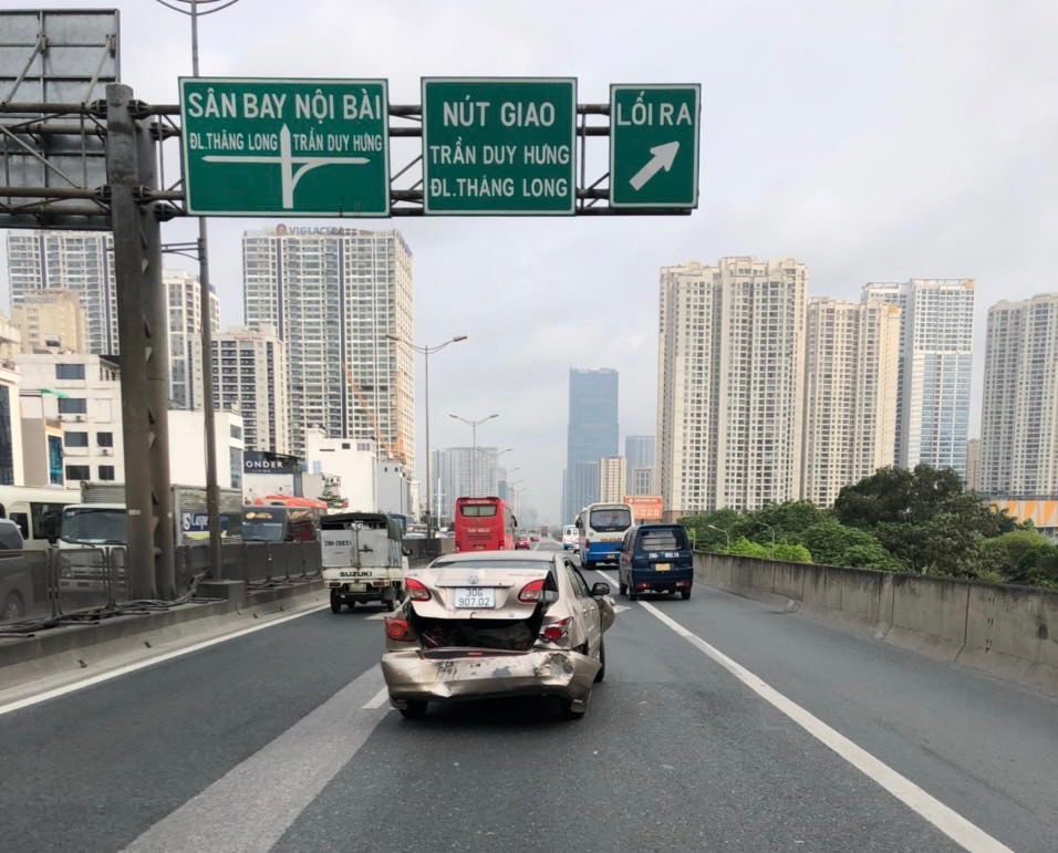 Nhanh chóng giải quyết va chạm trên đường Vành đai 3 - ảnh 1