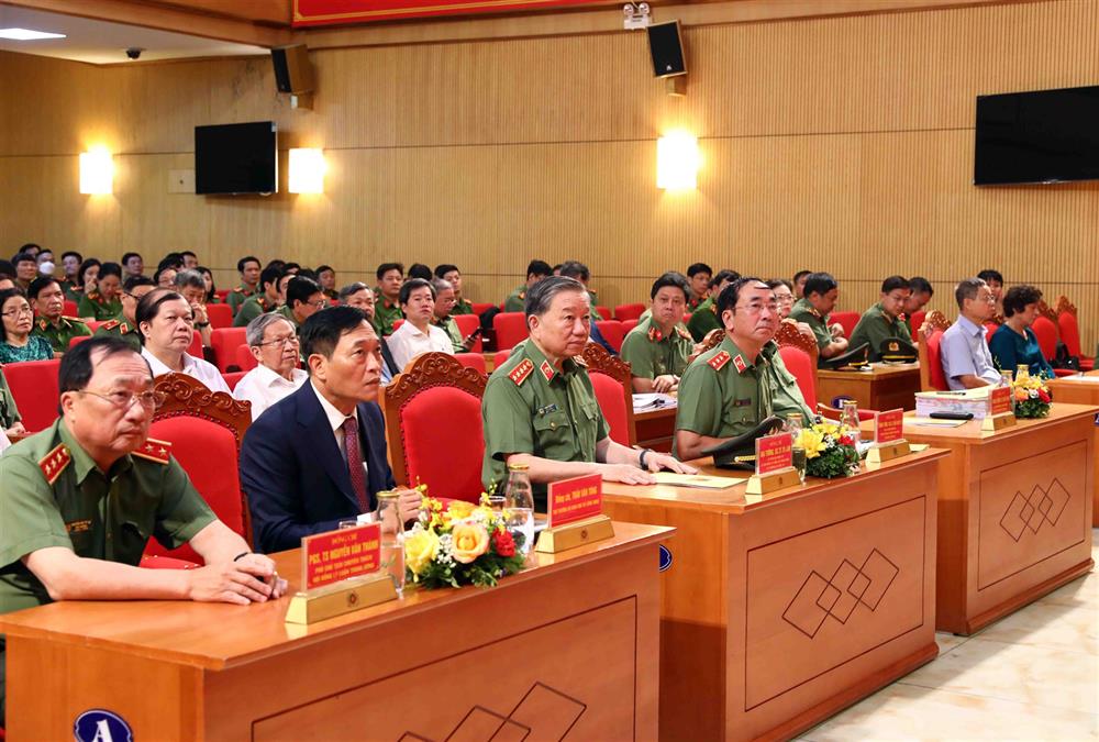 Bộ Công an trao tặng Giải thưởng Trần Quốc Hoàn lần thứ nhất - ảnh 1