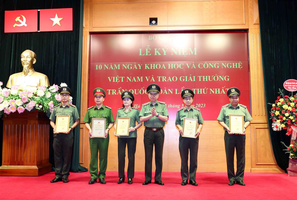 Bộ Công an trao tặng Giải thưởng Trần Quốc Hoàn lần thứ nhất - ảnh 2
