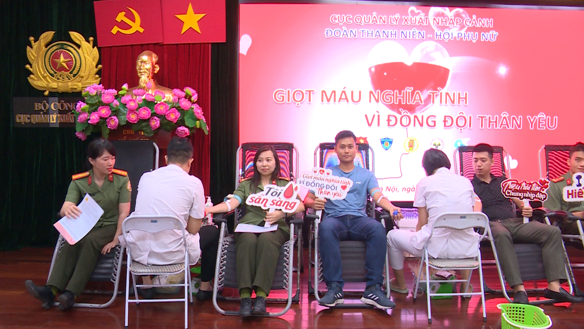 Giọt máu nghĩa tình vì đồng đội thân yêu - ảnh 7