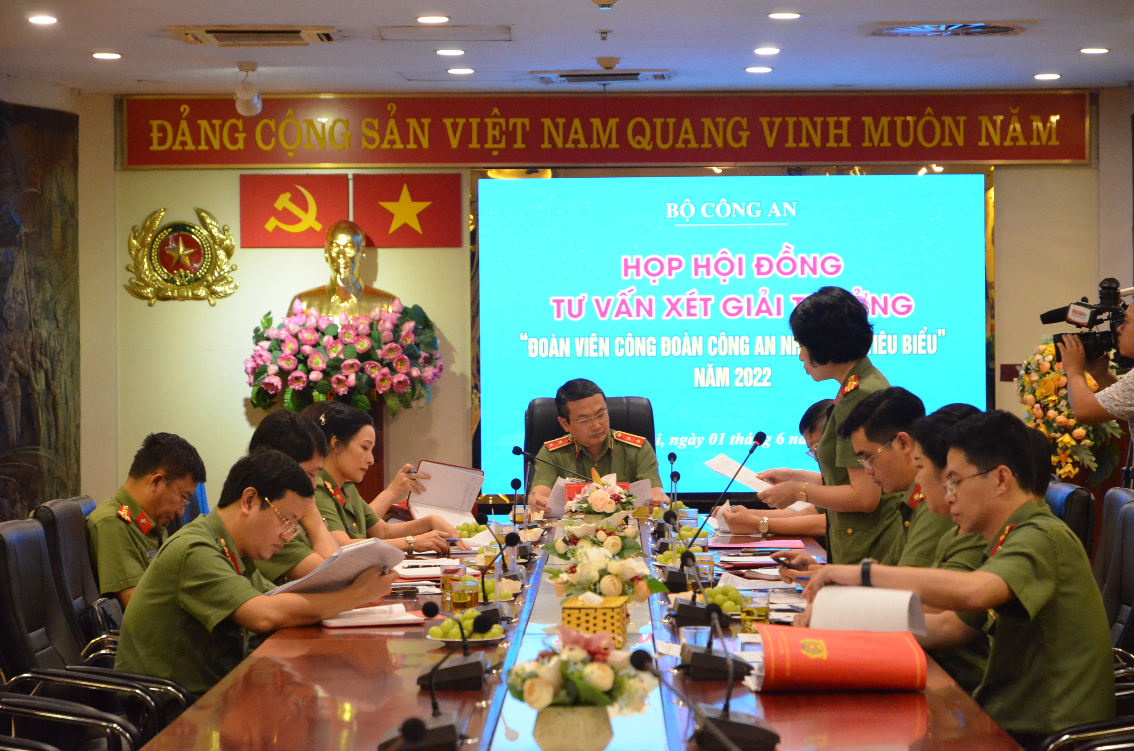  Tổ chức họp Hội đồng tư vấn xét giải thưởng “Đoàn viên Công đoàn Công an nhân dân tiêu biểu” - ảnh 1