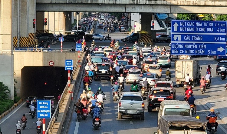 Tổ chức phân luồng giao thông tuyến đường Nguyễn Trãi, Nguyễn Xiển để phục vụ thi công - ảnh 1