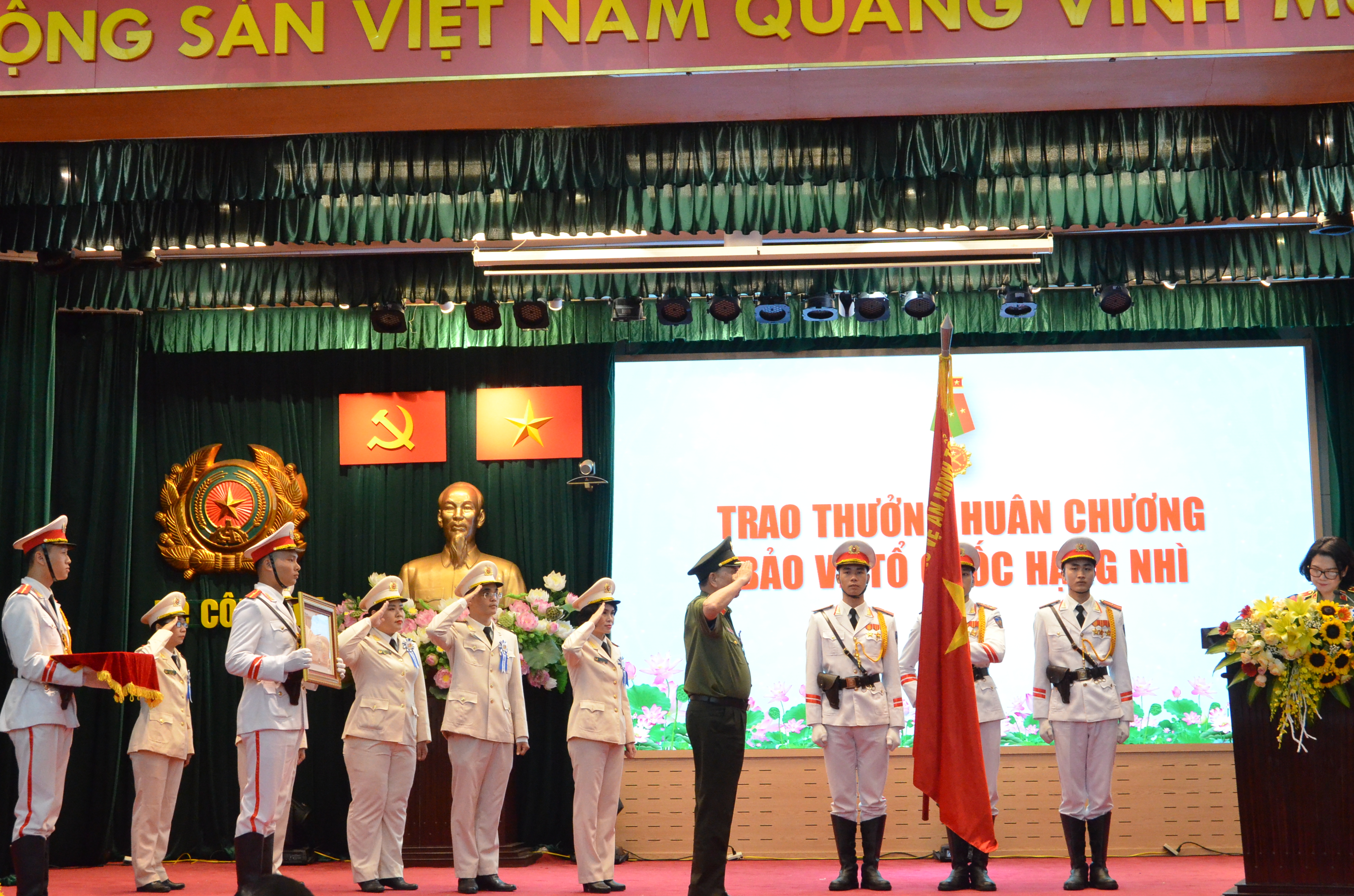 Công đoàn Công an Nhân dân đón nhận Huân chương Bảo vệ Tổ quốc hạng Nhì - ảnh 2