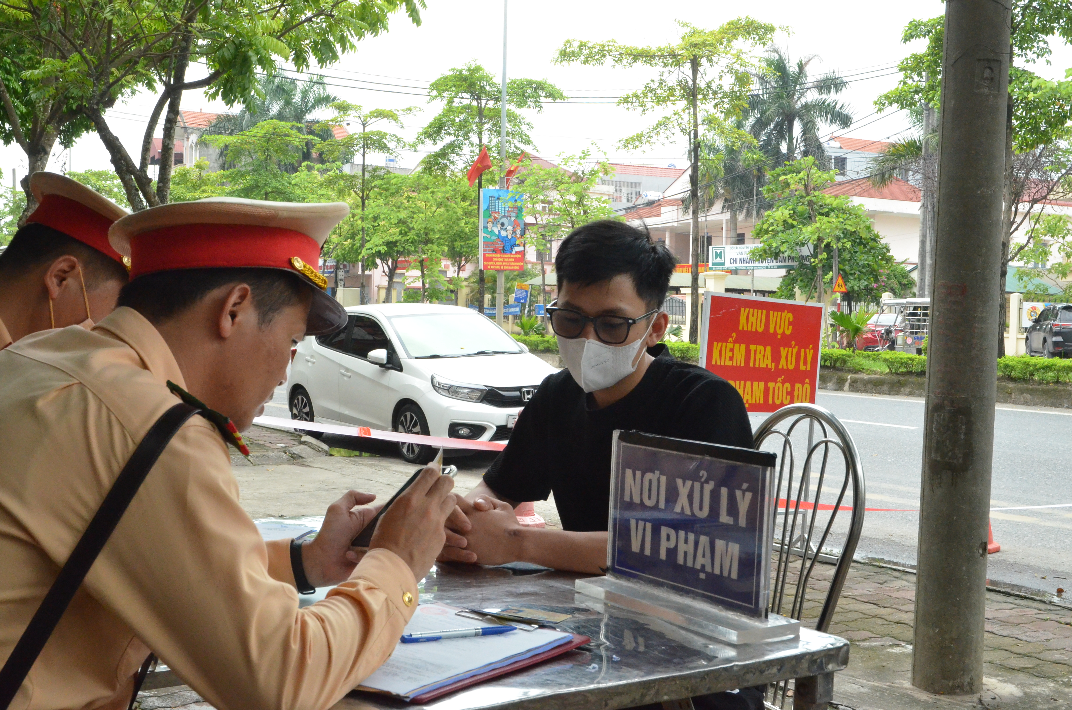 Xử lý hàng loạt các phương tiện chạy quá tốc độ - ảnh 6