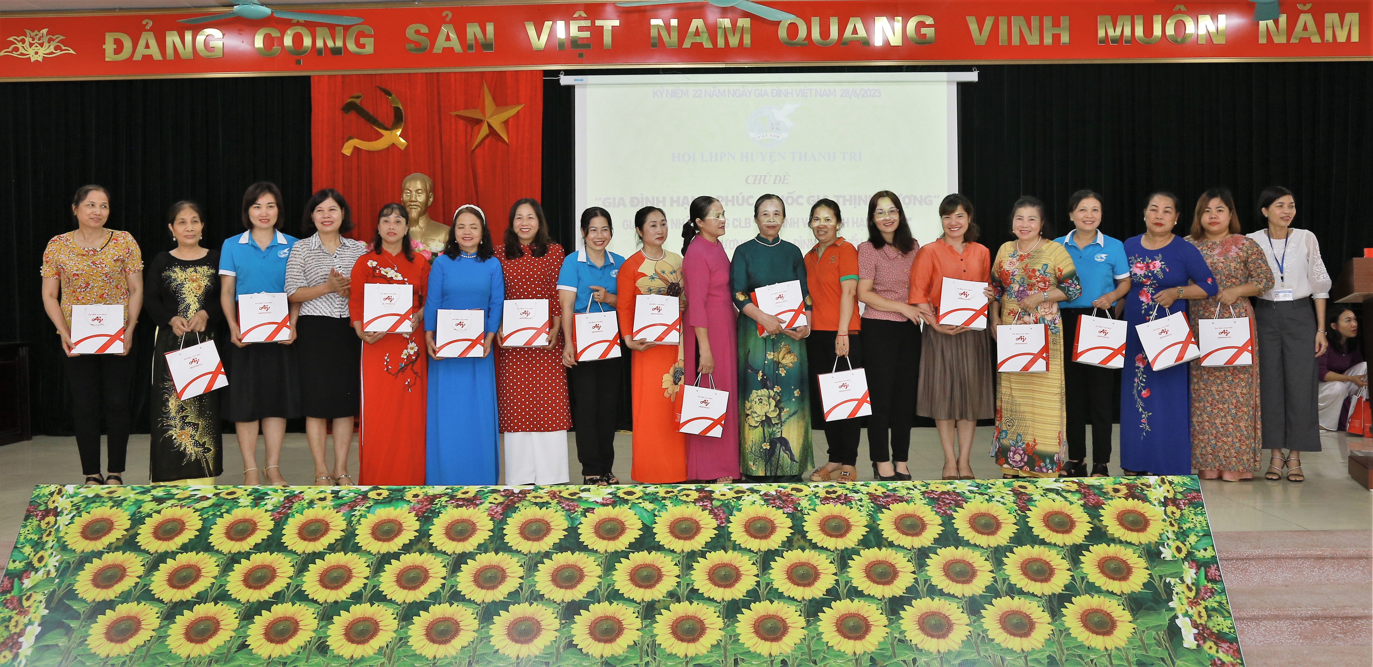 Sơ kết công tác Hội 6 tháng đầu năm 2023, chuỗi hoạt động ý nghĩa với chủ đề  “Gia đình hạnh phúc - Quốc gia thịnh vượng”. - ảnh 2