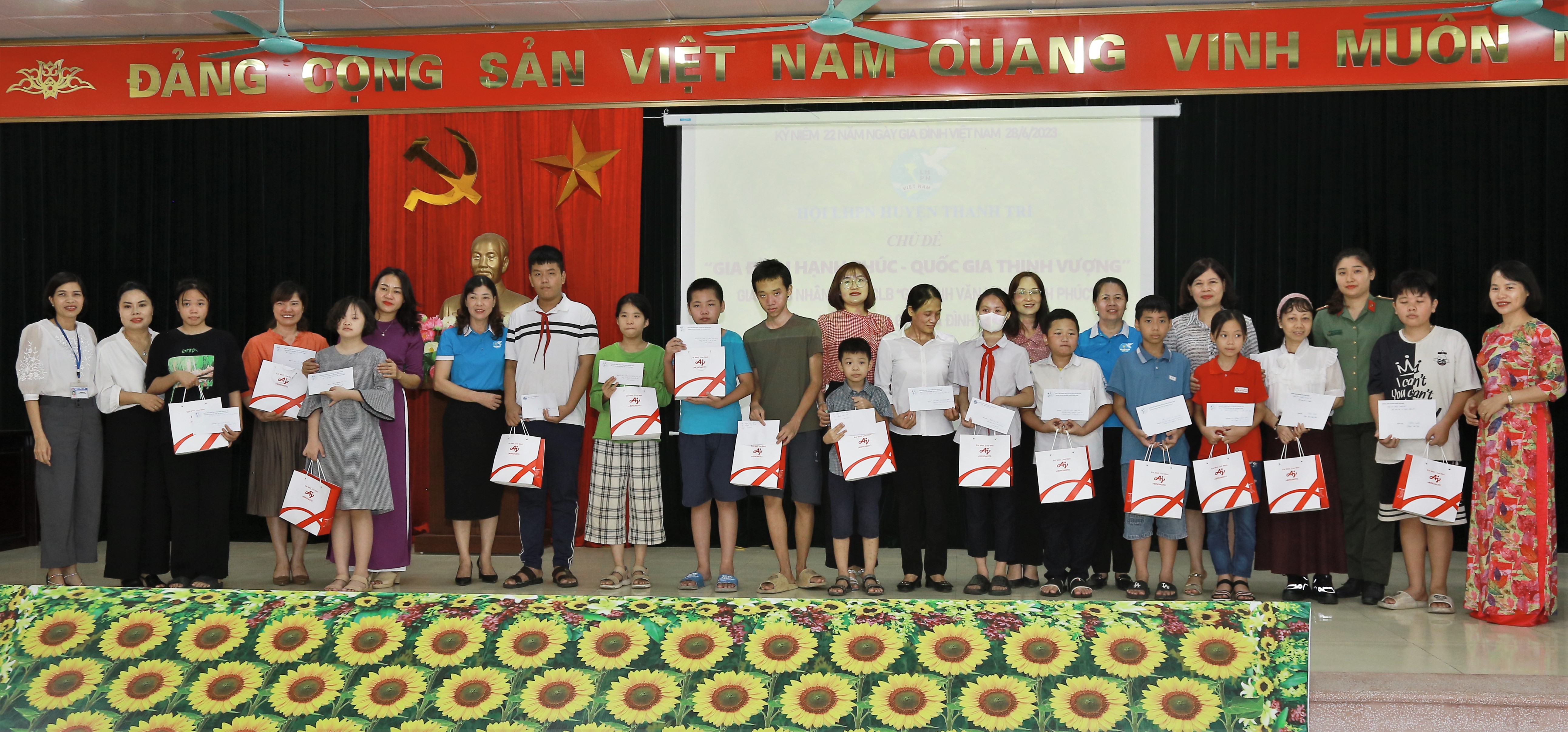 Sơ kết công tác Hội 6 tháng đầu năm 2023, chuỗi hoạt động ý nghĩa với chủ đề  “Gia đình hạnh phúc - Quốc gia thịnh vượng”. - ảnh 3