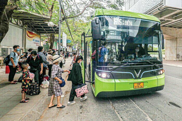 Hà Nội: 6 tháng đầu năm, hơn 220 triệu hành khách sử dụng vận tải công cộng - ảnh 1