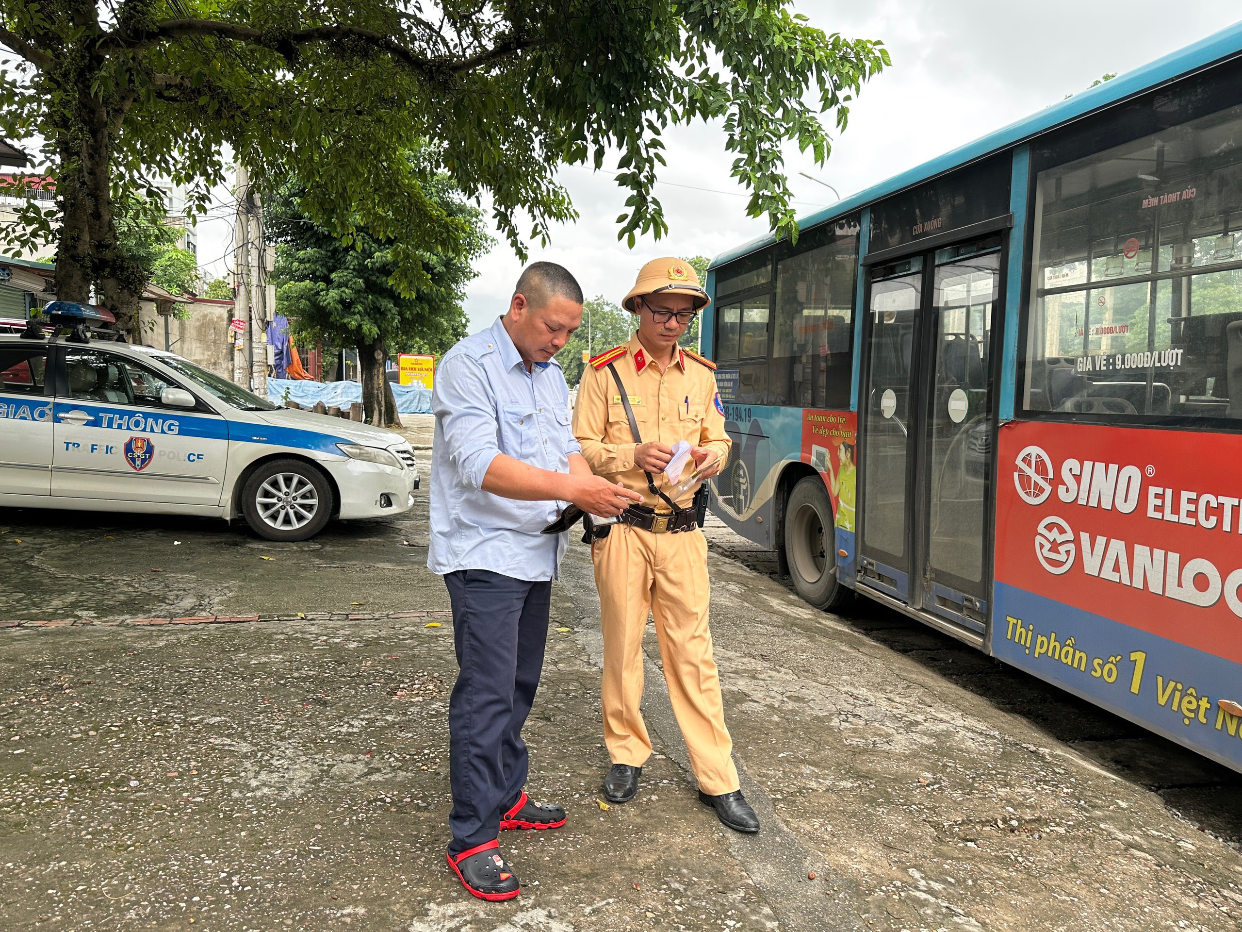 Hà Nội tập trung tổng kiểm soát phương tiện kinh doanh vận tải - ảnh 2