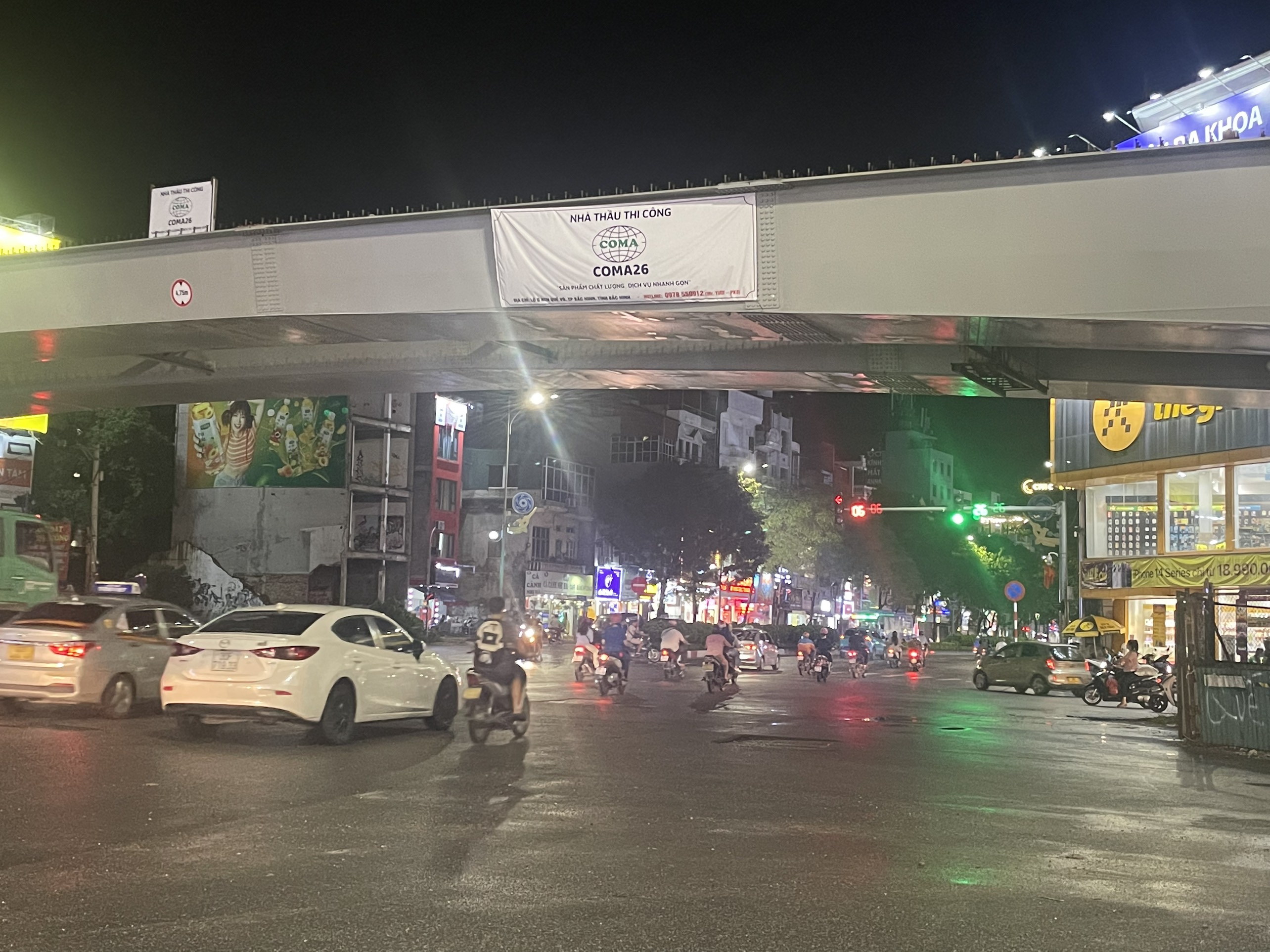 Tổ chức phân luồng nút giao Hồng Tiến – Nguyễn Văn Cừ để phục vụ lao lắp dầm cầu vượt - ảnh 2