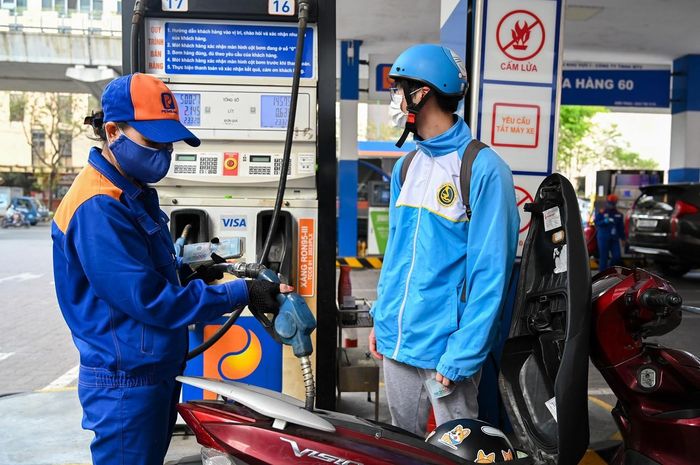Giá xăng ngày mai có thể tăng lần thứ 6 liên tiếp - ảnh 1