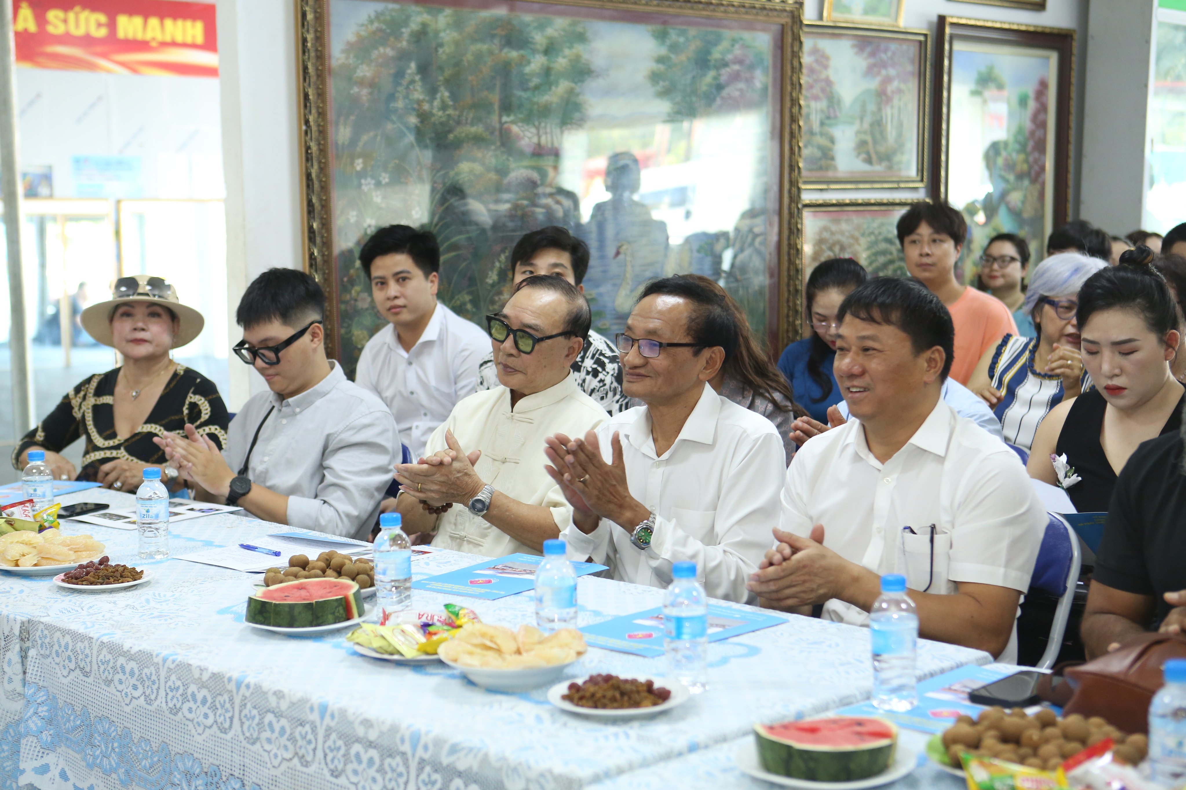 Sôi nổi ngày khai giảng, mừng công Taekwondo và ra mắt phòng chăm sóc sức khỏe phục hồi chức năng - ảnh 1