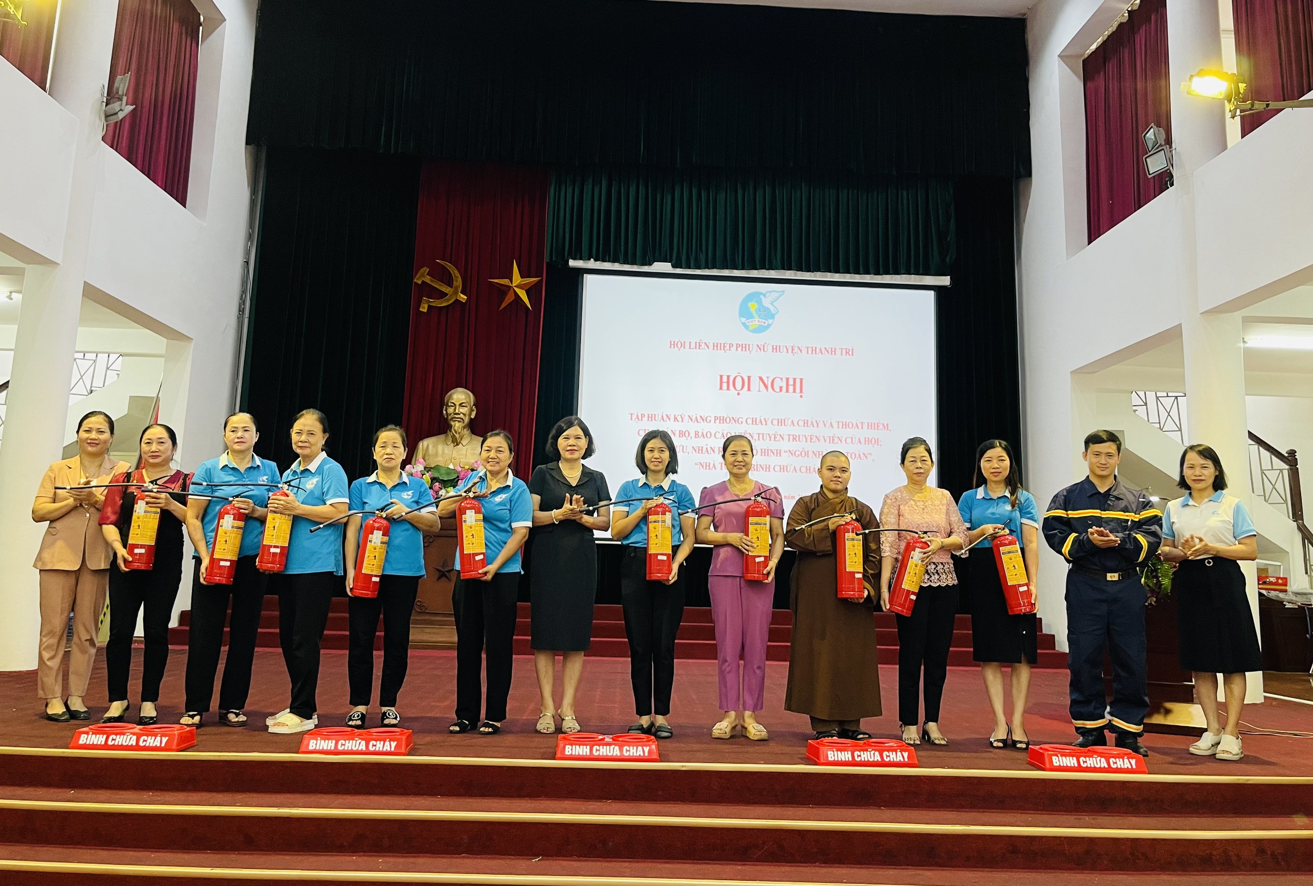 Hội LHPN huyện Thanh Trì: Tập huấn nâng cao kỹ năng PCCC và thoát hiểm - ảnh 1