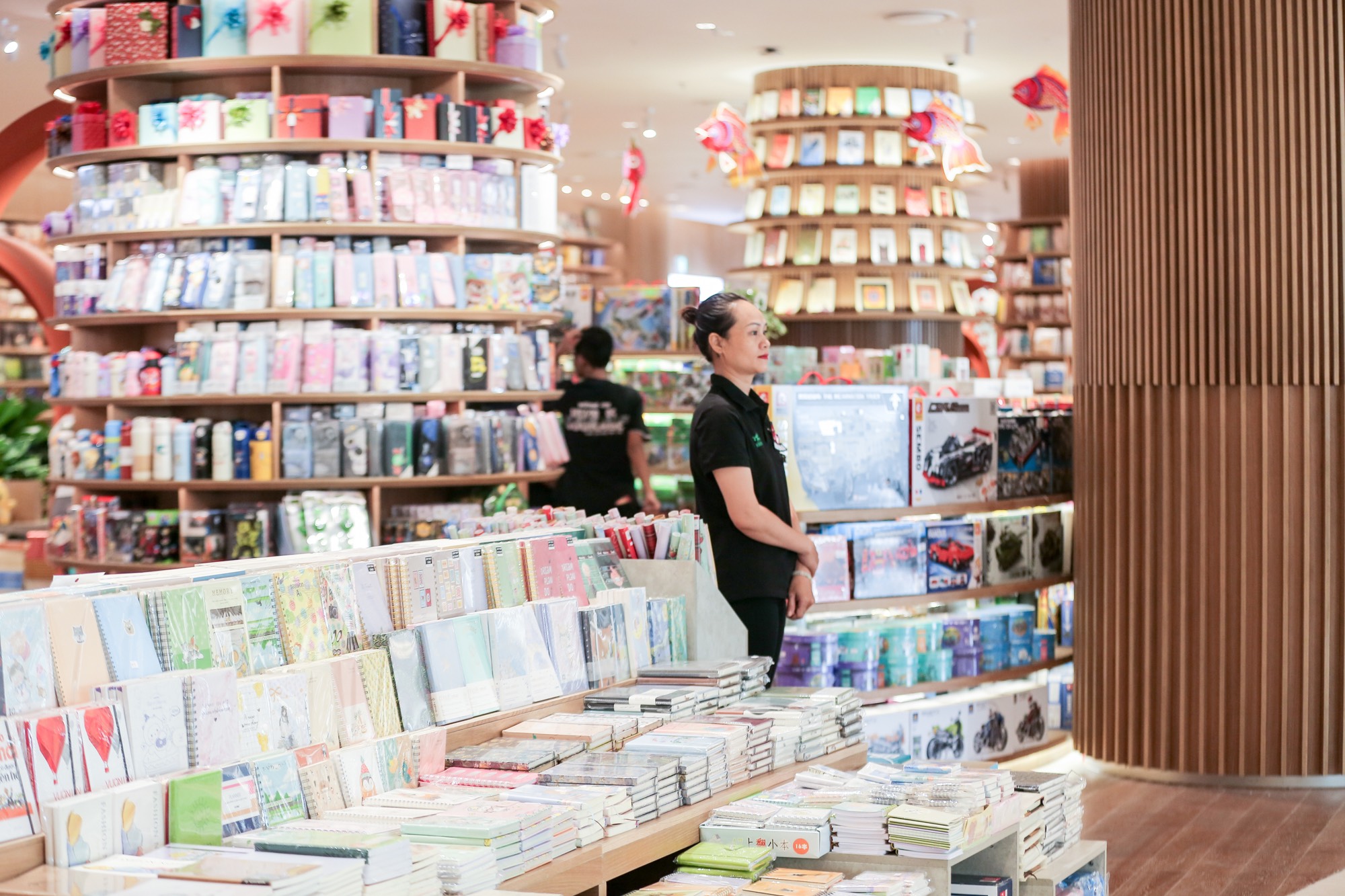 Lotte Mall West Lake Hà Nội đón hàng nghìn lượt khách trong ngày đầu khai trương chính thức - ảnh 9