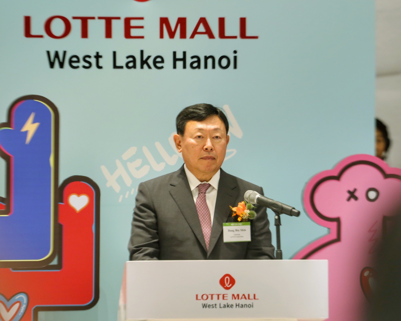 Lotte Mall West Lake Hà Nội đón hàng nghìn lượt khách trong ngày đầu khai trương chính thức - ảnh 2