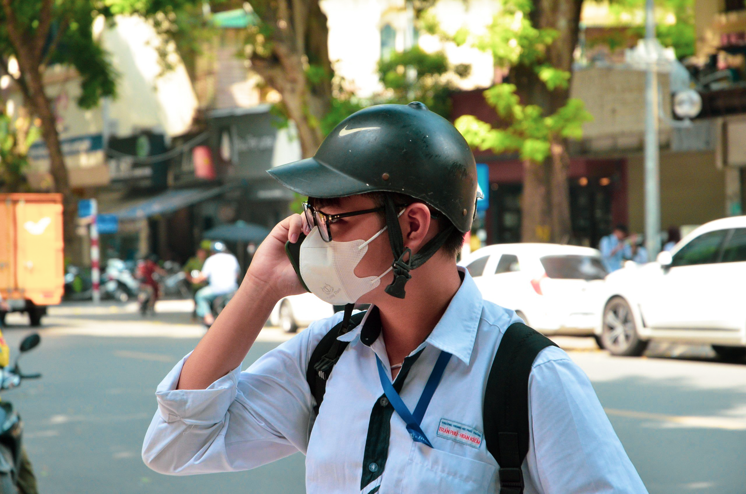 Hà Nội xử phạt nhiều học sinh điều khiển phương tiện không đội mũ bảo hiểm - ảnh 4