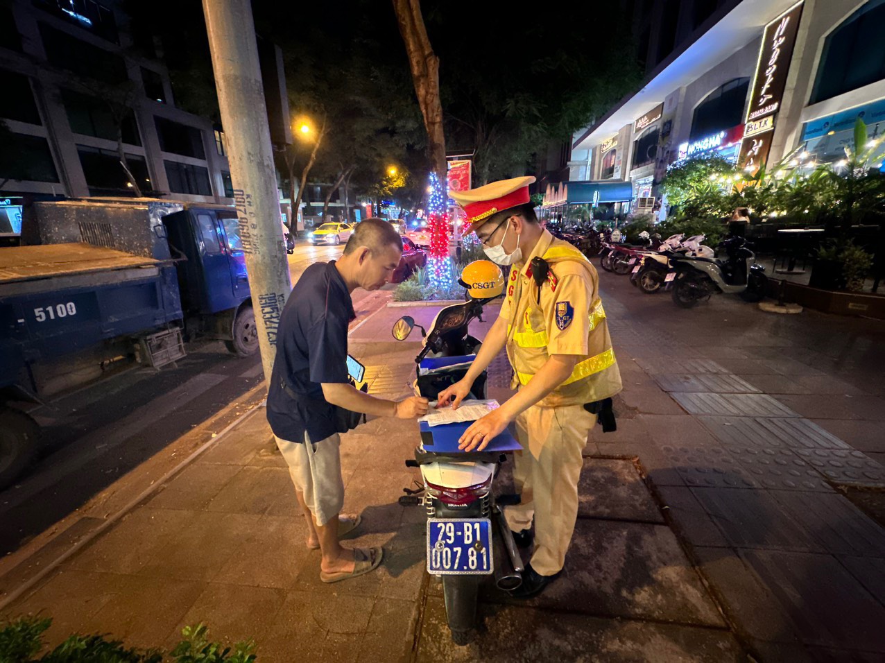 Kịp thời xử lý tin báo vi phạm trật tự an toàn giao thông qua trang Zalo Phòng CSGT - ảnh 2