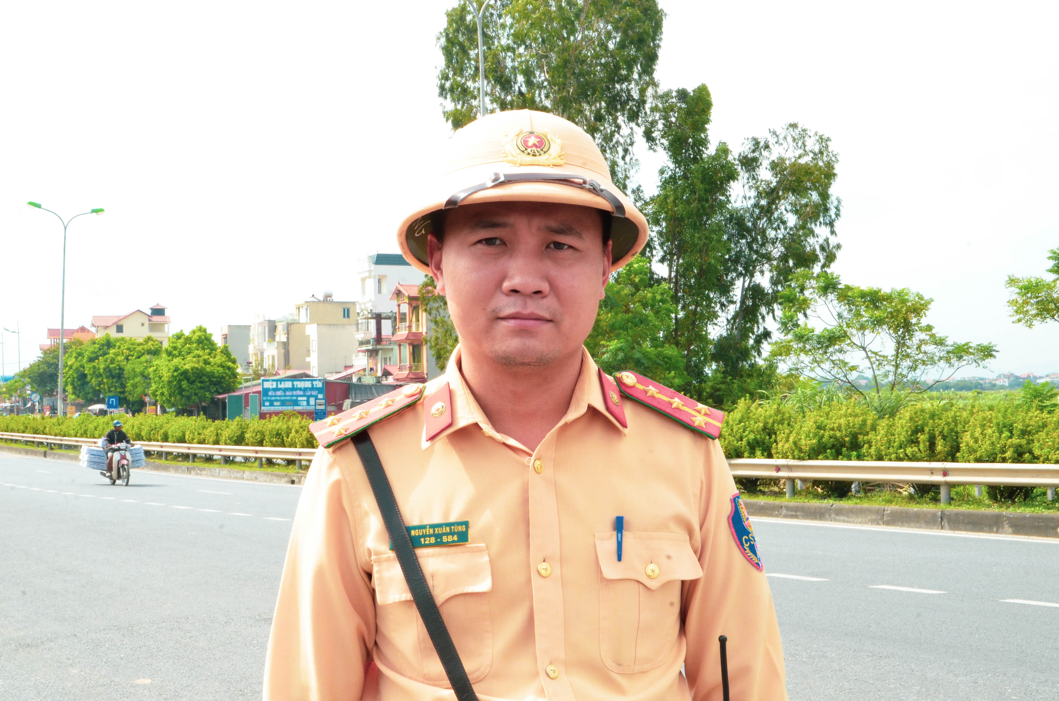 Nâng cao ý thức cho người điều khiển phương tiện tham gia giao thông - ảnh 12