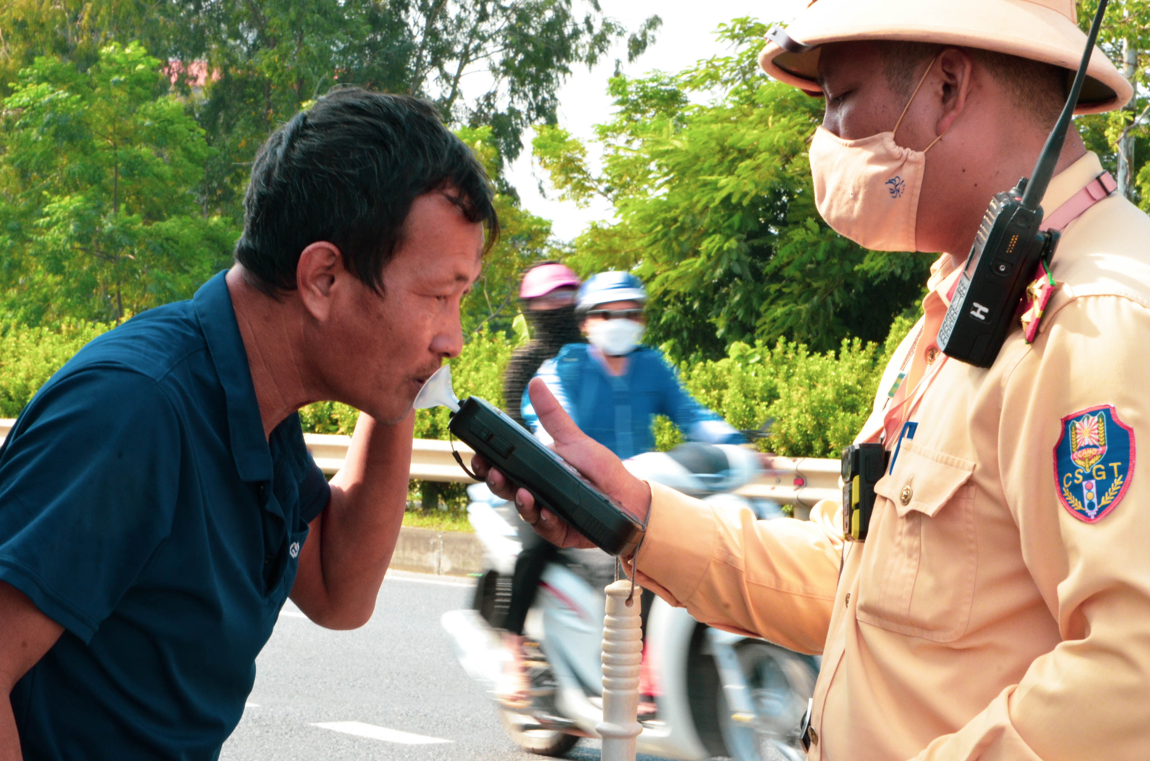 Nâng cao ý thức cho người điều khiển phương tiện tham gia giao thông - ảnh 3