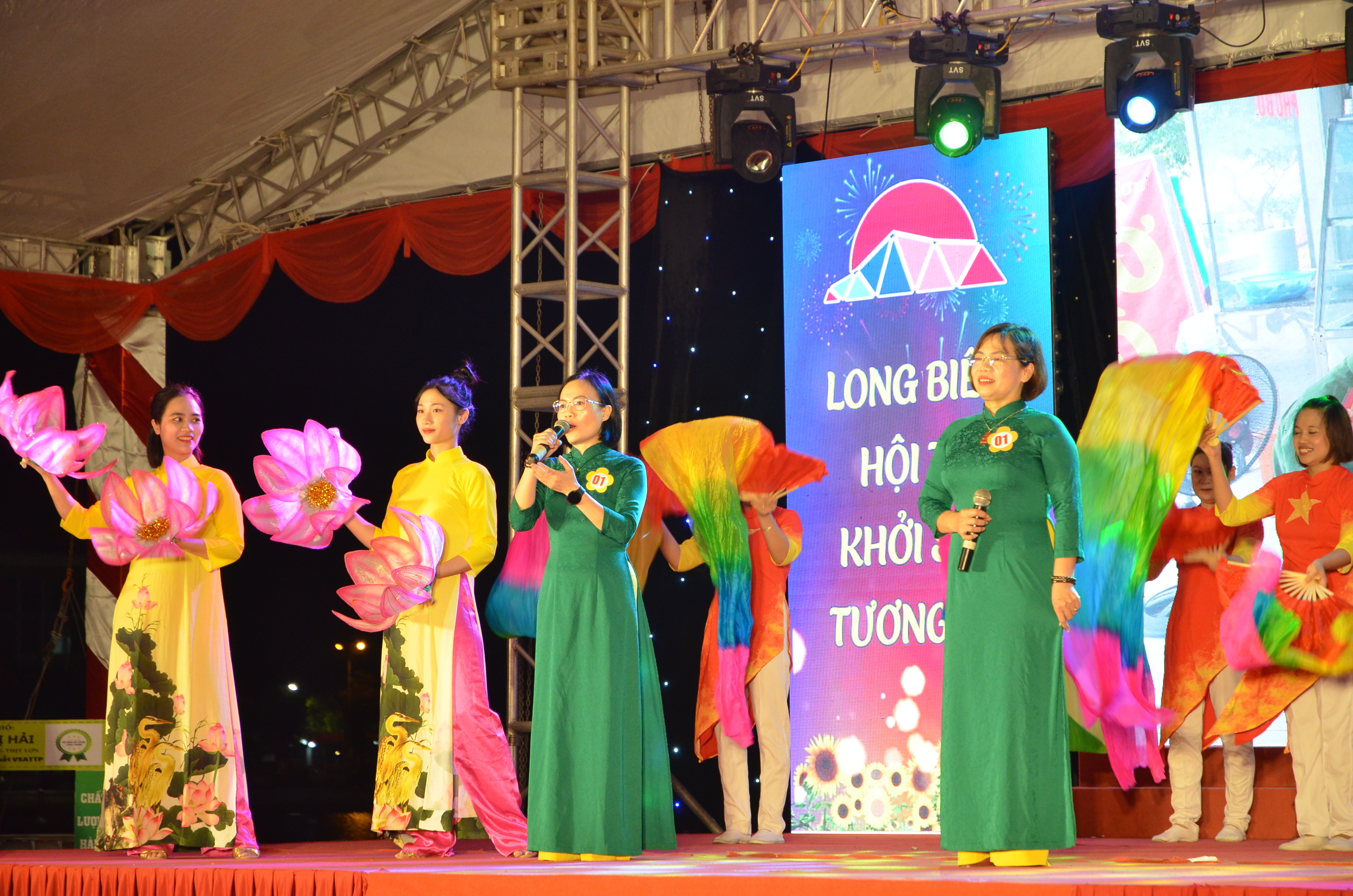 Hội LHPN quận Long Biên: Sôi nổi chung khảo Hội thi “Chợ văn minh thương mại – An toàn thực phẩm năm 2023 - ảnh 2
