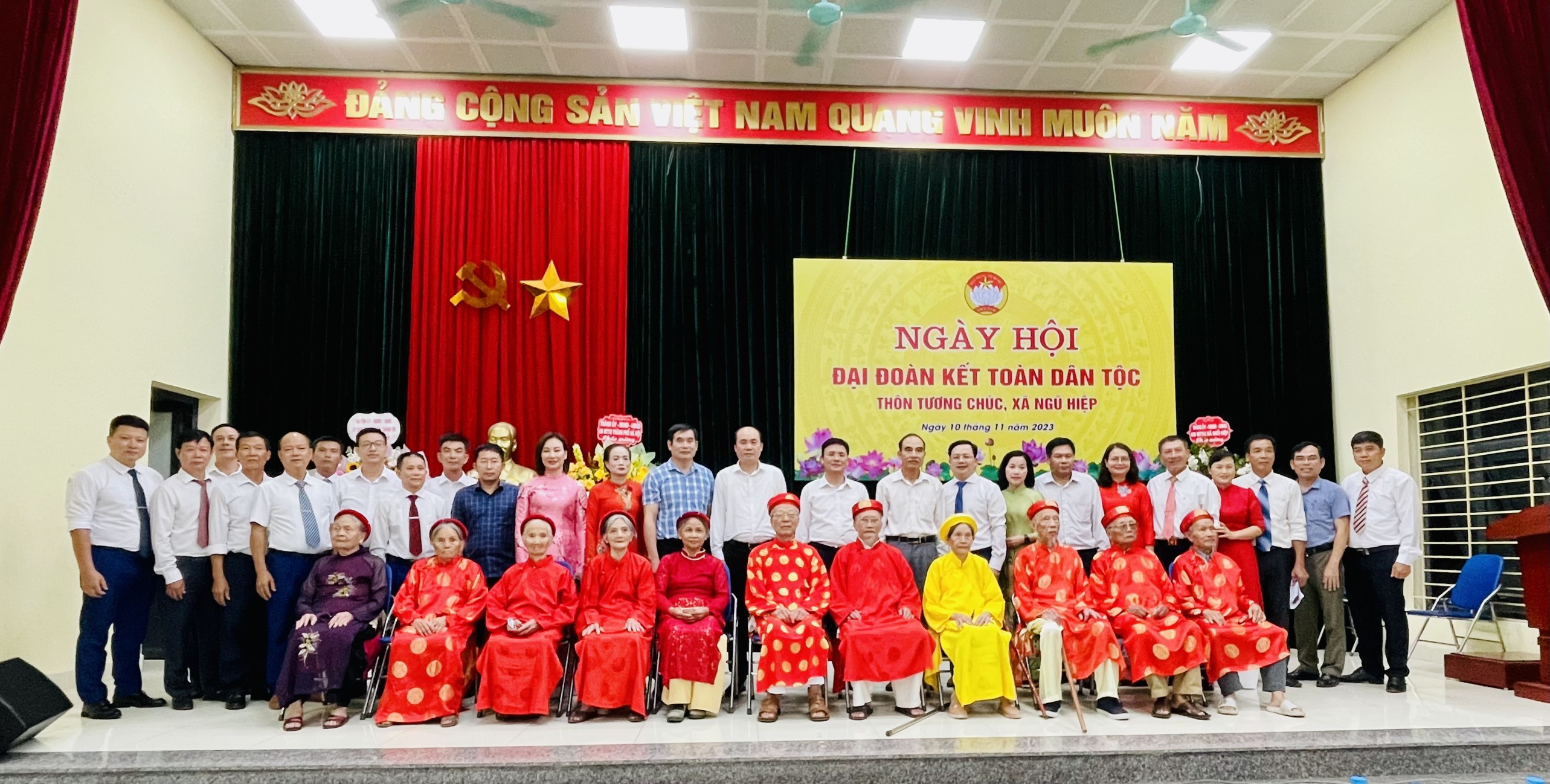 Phó Chủ tịch HĐND Thành phố Phạm Quí Tiên chung vui Ngày hội Đại đoàn kết toàn dân tộc tại huyện Thanh Trì - ảnh 1