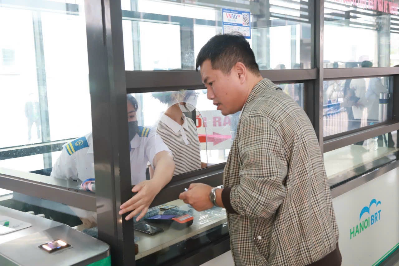 Hà Nội khai trương triển khai thí điểm hệ thống vé điện tử liên thông đa phương thức - ảnh 3