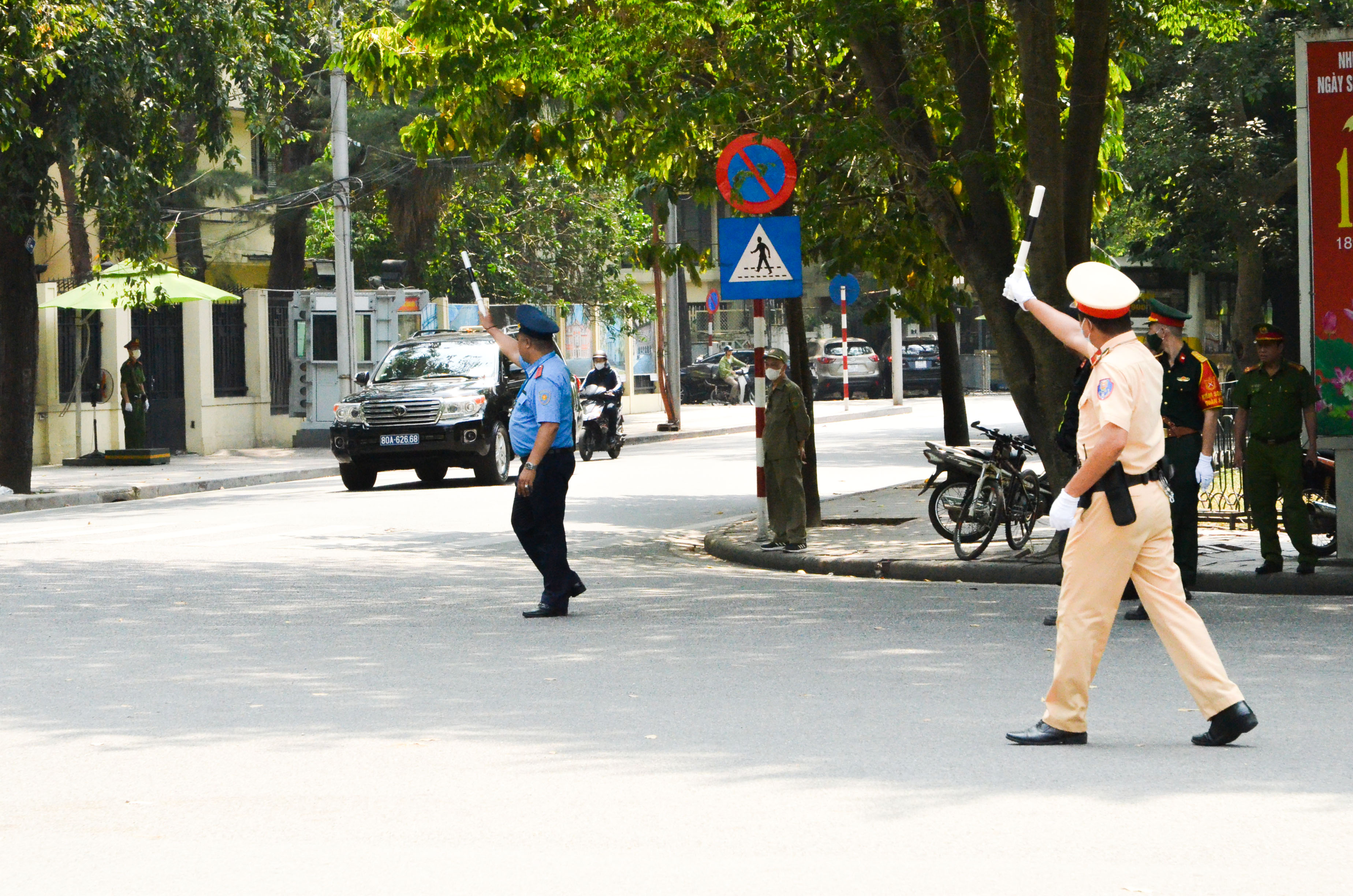 Mở đợt cao điểm bảo đảm trật tự, an toàn giao thông Tết Nguyên đán Giáp Thìn và các Lễ hội đầu Xuân 2024 - ảnh 1