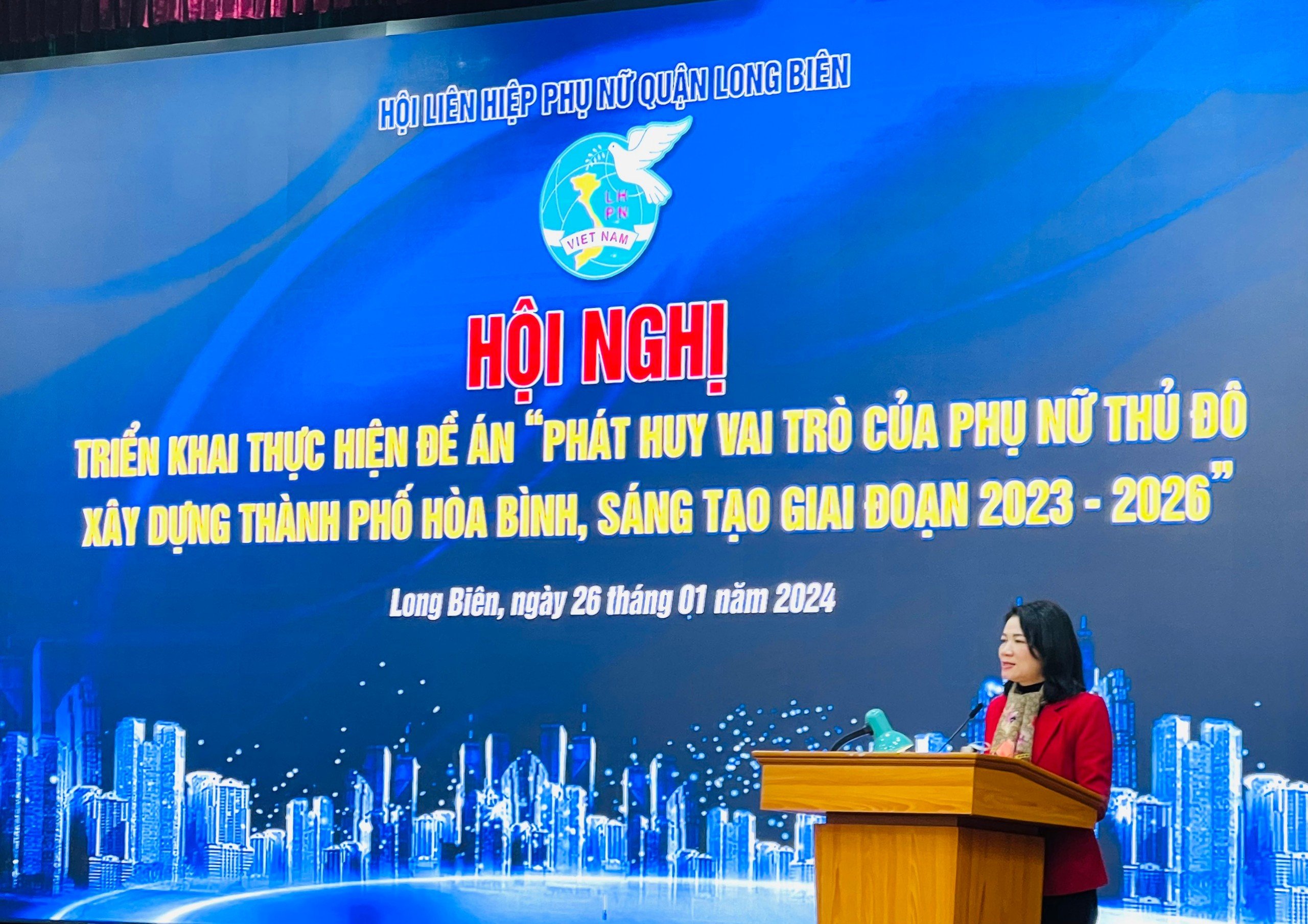 Phát huy vai trò phụ nữ Thủ đô xây dựng thành phố hòa bình, sáng tạo - ảnh 2