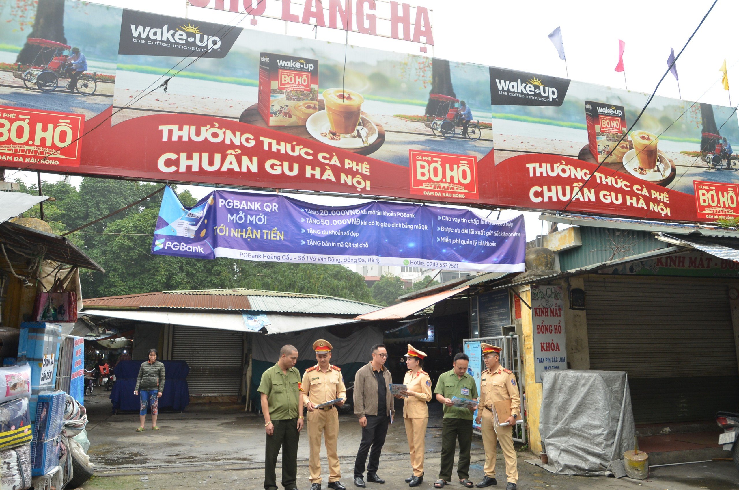 Tuyên truyền không sử dụng xe ba bánh, xe tự chế chở hàng cồng kềnh - ảnh 1