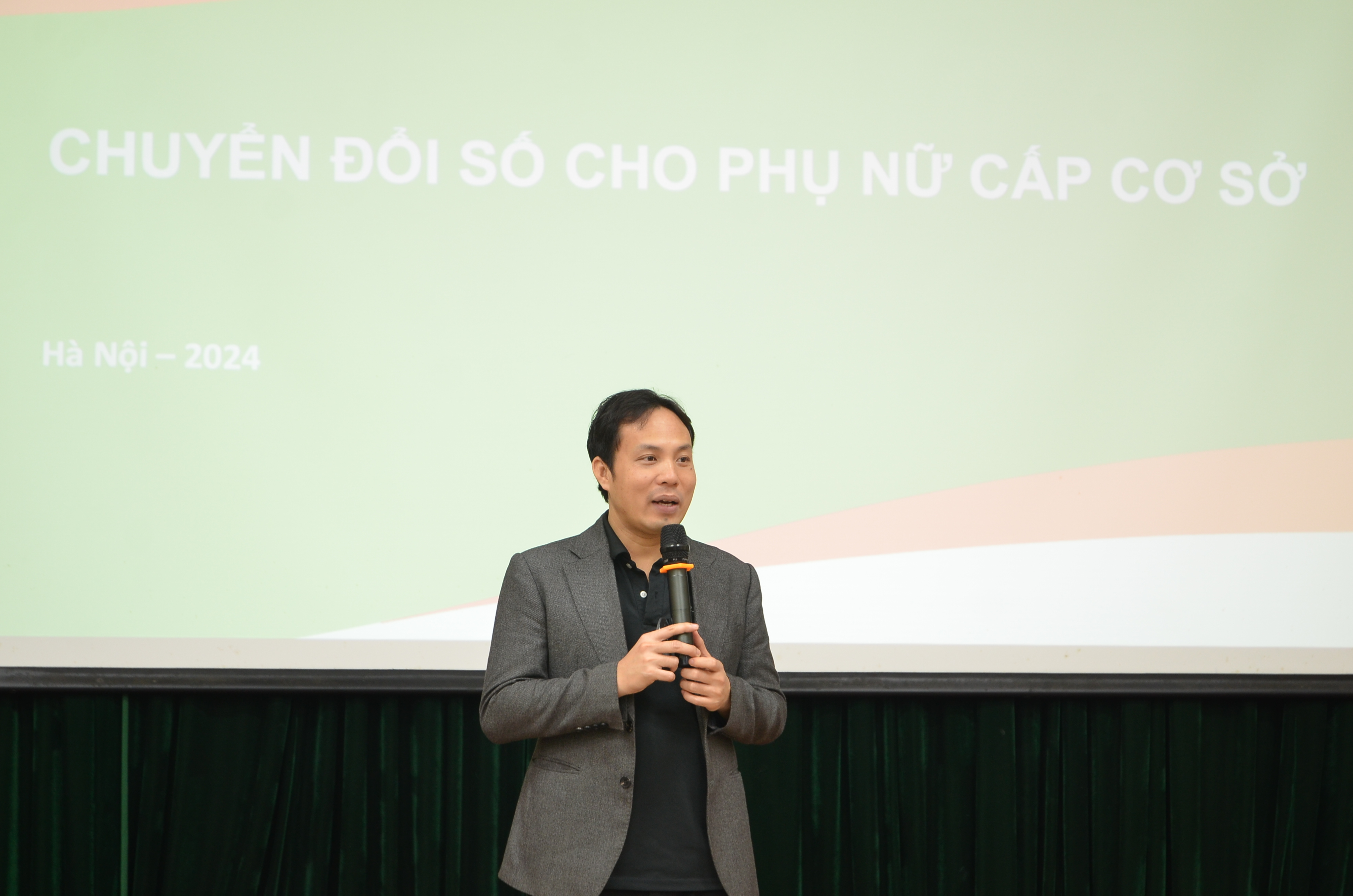 Tập huấn ứng dụng CNTT cho Chủ tịch Hội LHPN các xã, phường, thị trấn - ảnh 4