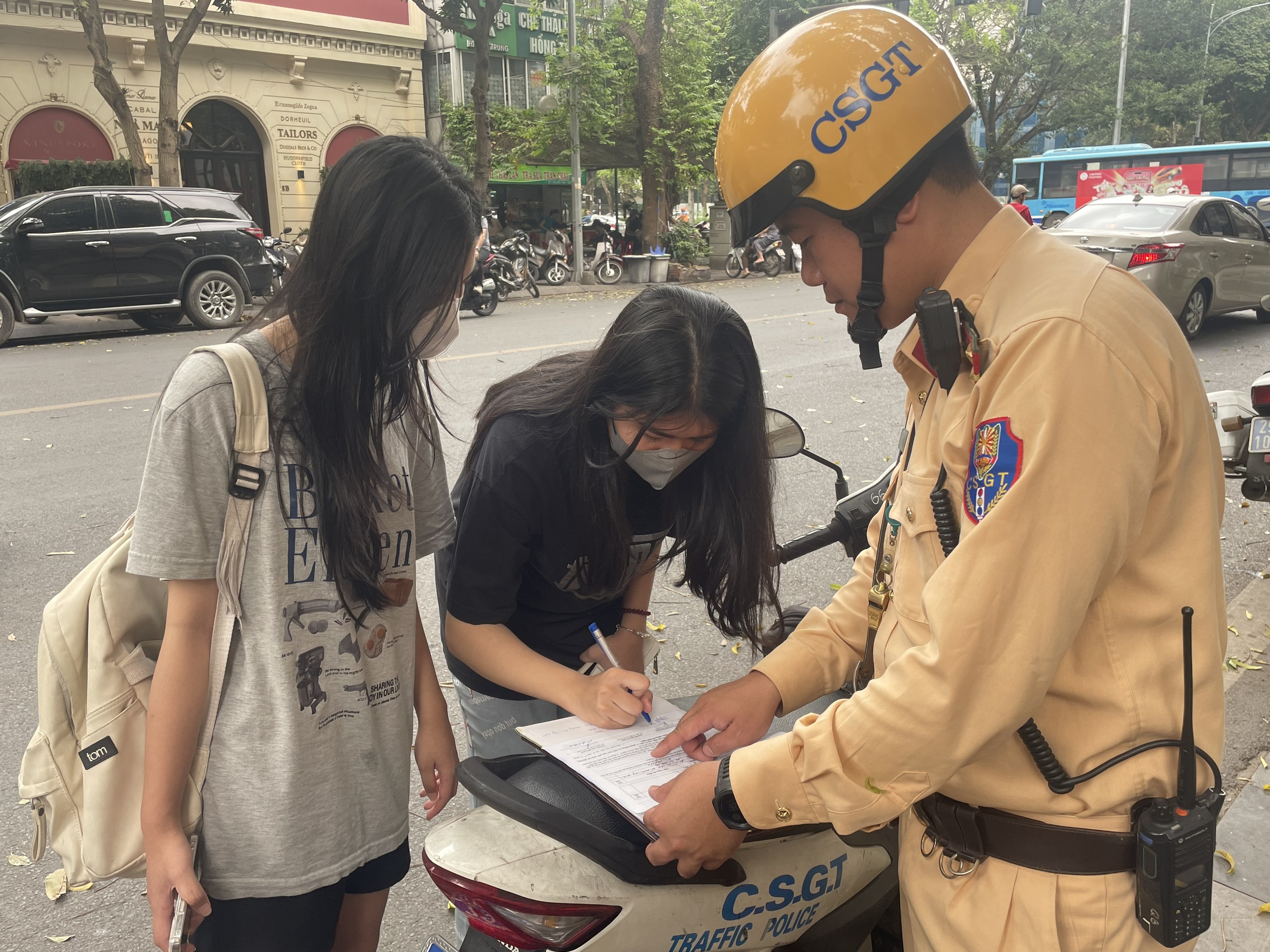 Nhiều em học sinh vẫn
