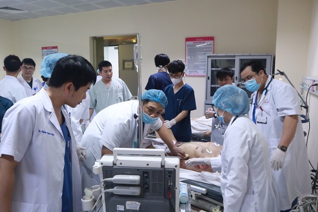 Bộ Y tế yêu cầu không từ chối, chậm trễ cấp cứu người bệnh dịp nghỉ lễ 30/4-1/5 - ảnh 1