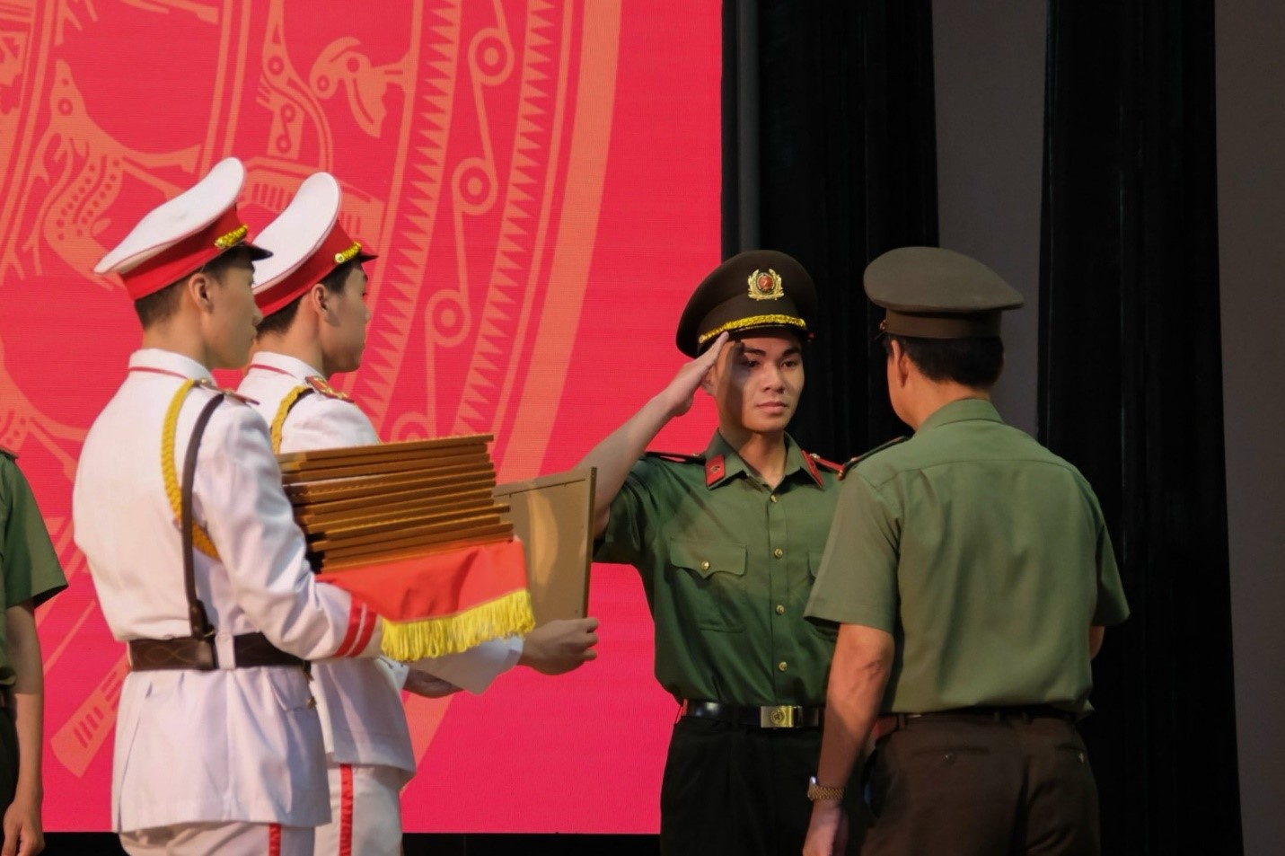 Gặp mặt, biểu dương cán bộ và học viên tham gia lễ diễu binh diễu hành kỷ niệm 70 năm chiến thắng Điện Biên Phủ - ảnh 7