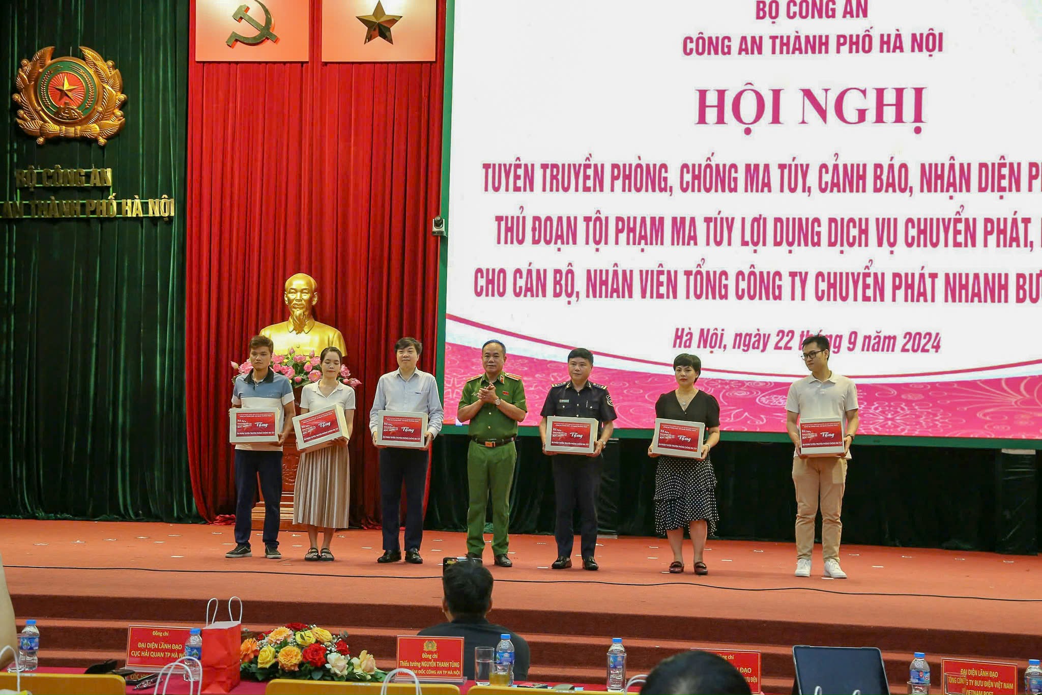 Tuyên truyền phòng, chống ma túy, nhận diện phương thức, thủ đoạn lợi dụng dịch vụ chuyển phát - ảnh 3
