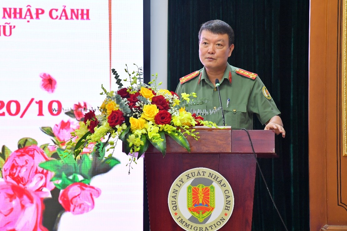 Cục Quản lý xuất nhập cảnh tổ chức Lễ mít tinh chúc mừng cán bộ hội viên phụ nữ - ảnh 2
