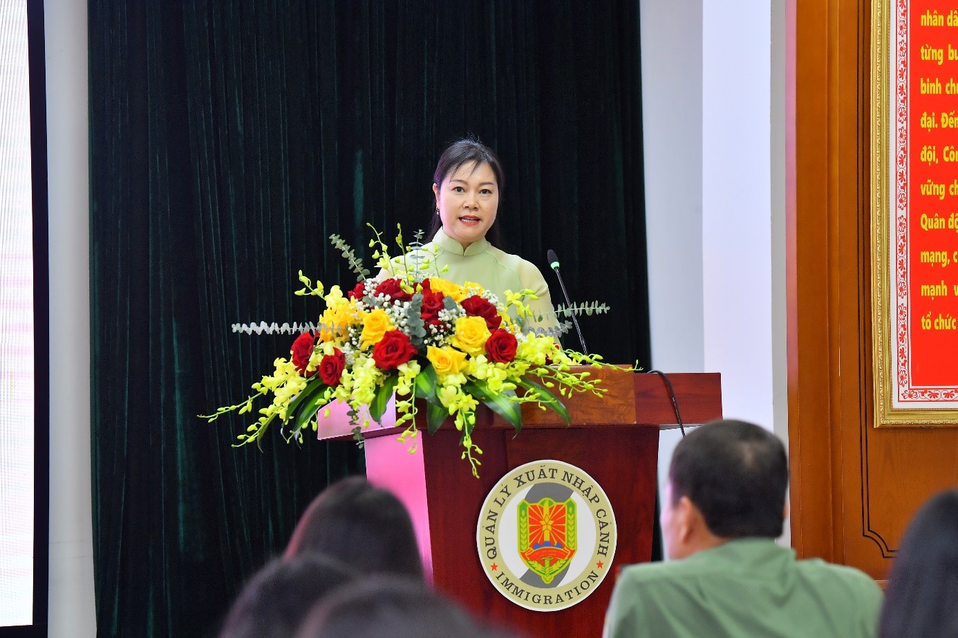 Cục Quản lý xuất nhập cảnh tổ chức Lễ mít tinh chúc mừng cán bộ hội viên phụ nữ - ảnh 4