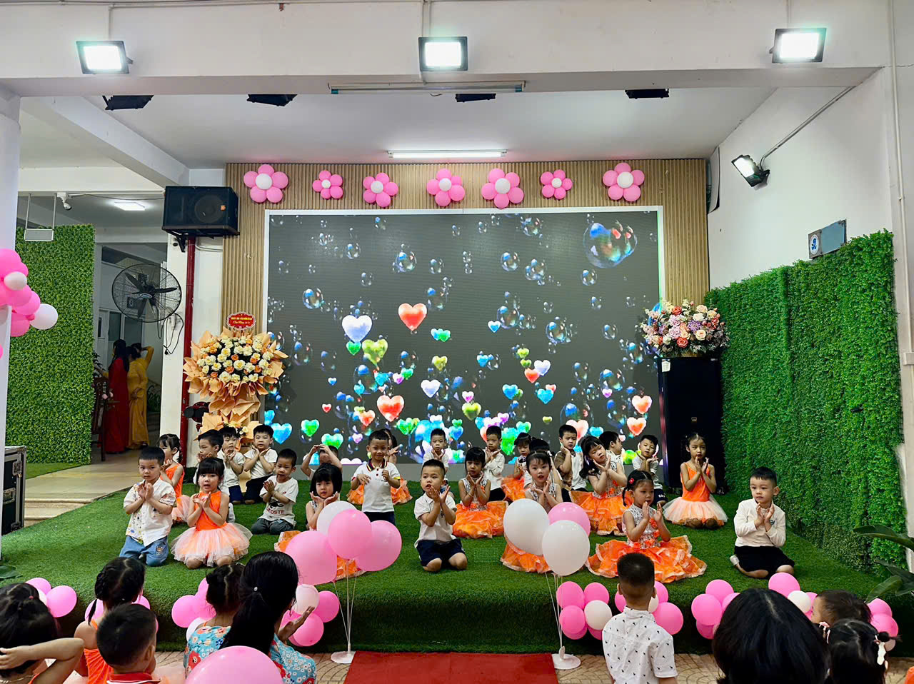 Vững bước sự nghiệp trồng người - ảnh 2