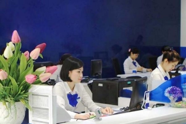 Cổ phiếu của một ngân hàng bị đưa vào diện cảnh báo - ảnh 1