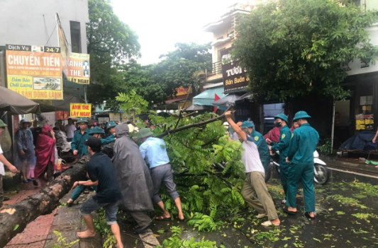 Hà Nội sẵn sàng phương tiện ứng trực, kịp thời xử lý các sự cố do bão - ảnh 2