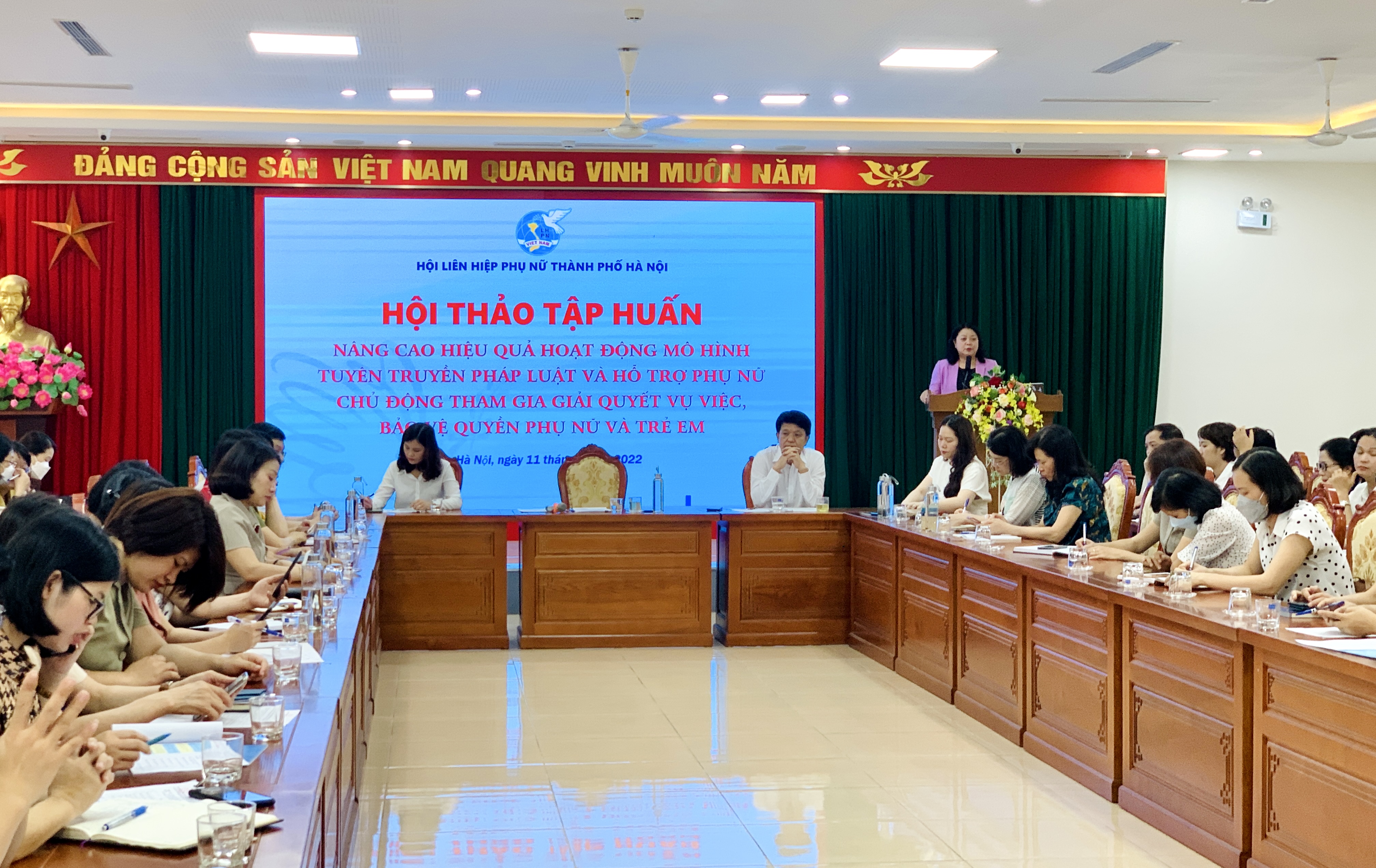 Phát huy vai trò hỗ trợ phụ nữ tham gia giải quyết vụ việc, bảo vệ phụ nữ, trẻ em - ảnh 3