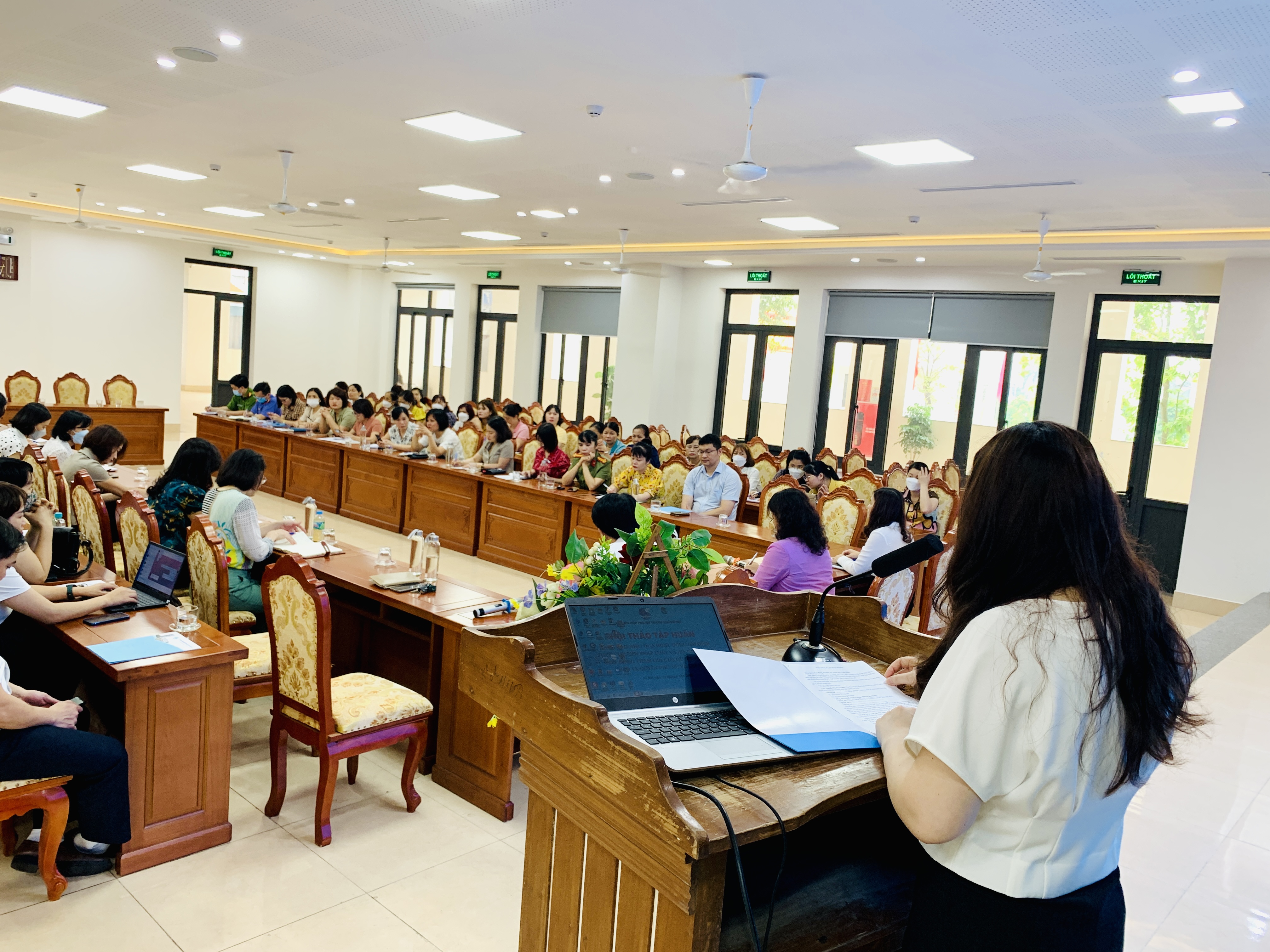 Phát huy vai trò hỗ trợ phụ nữ tham gia giải quyết vụ việc, bảo vệ phụ nữ, trẻ em - ảnh 1
