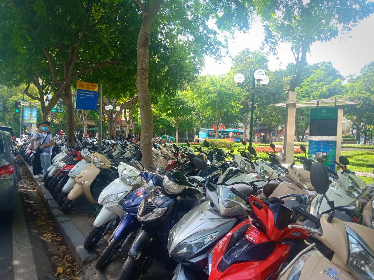 Hoàn Kiếm: Truy tìm đối tượng ngang nhiên cướp xe máy ngay tại bãi giữ xe - ảnh 1