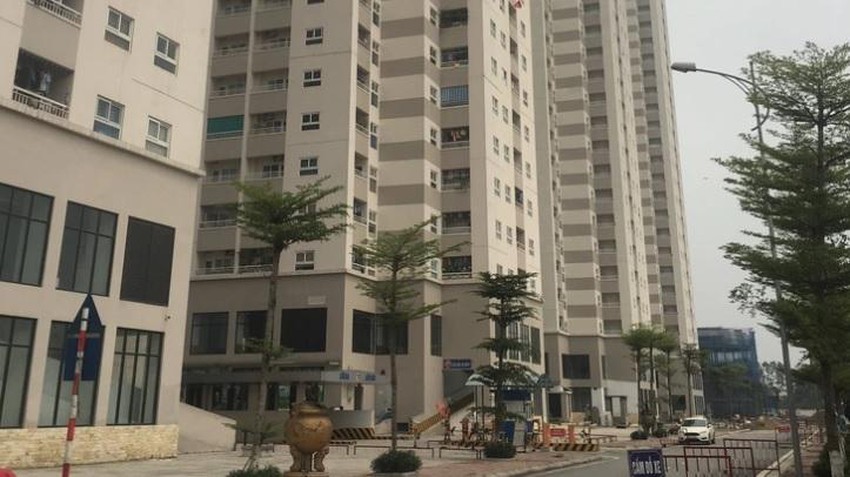 Hà Nội: Người đàn ông ngã chung cư, tử vong - ảnh 1
