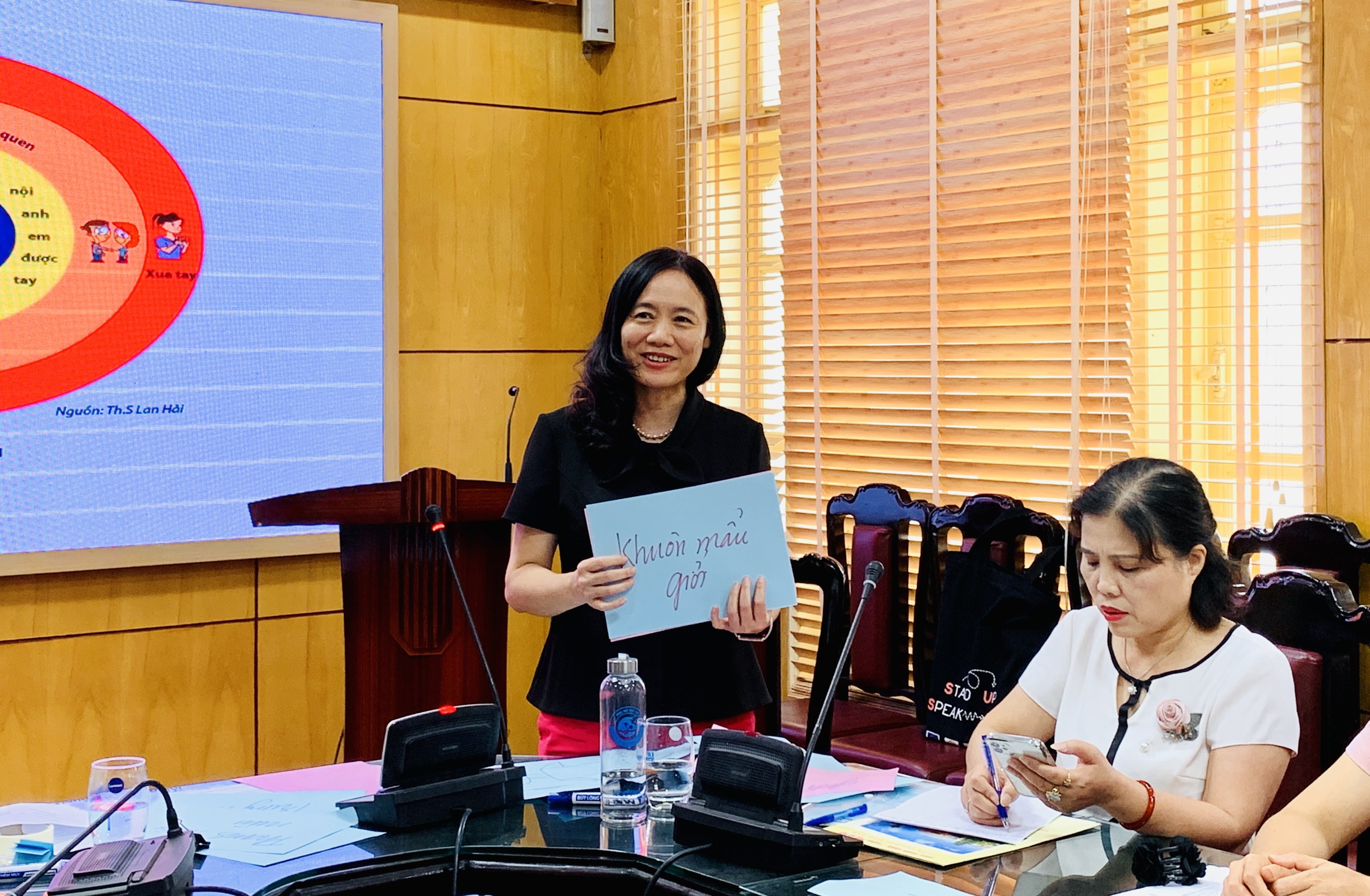Tổ chức hội nghị tập huấn “Kỹ năng truyền thông về bình đẳng giới và phòng chống xâm hại trẻ em” - ảnh 1