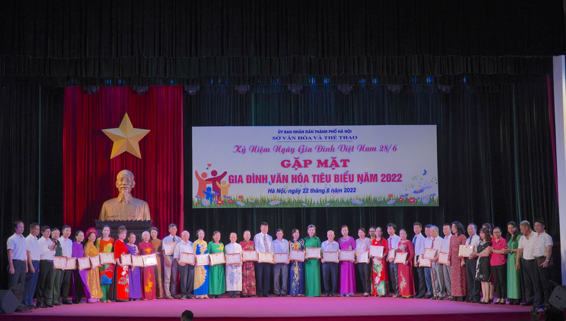 Hà Nội: Biểu dương 30 gia đình văn hóa tiêu biểu - ảnh 2