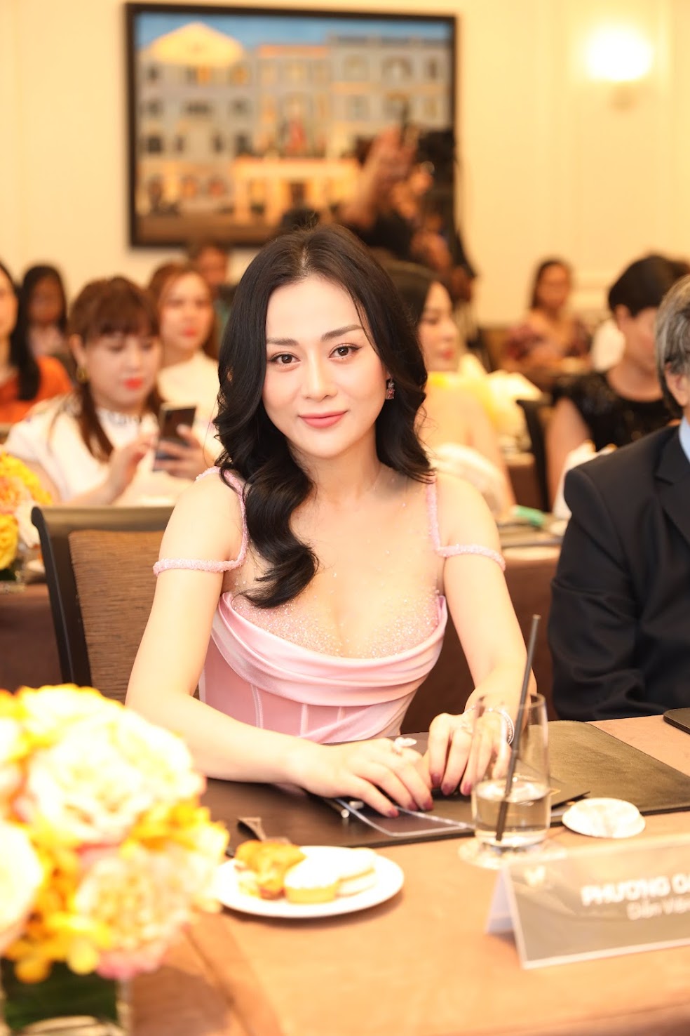 Diễn viên Phương Oanh: Phụ nữ cần có bí quyết giữ gìn nét đẹp tuổi thanh xuân - ảnh 1