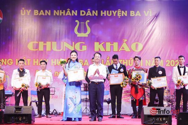 Huyện Ba Vì: Chung khảo Cuộc thi giọng hát hay lần thứ 3 - ảnh 2
